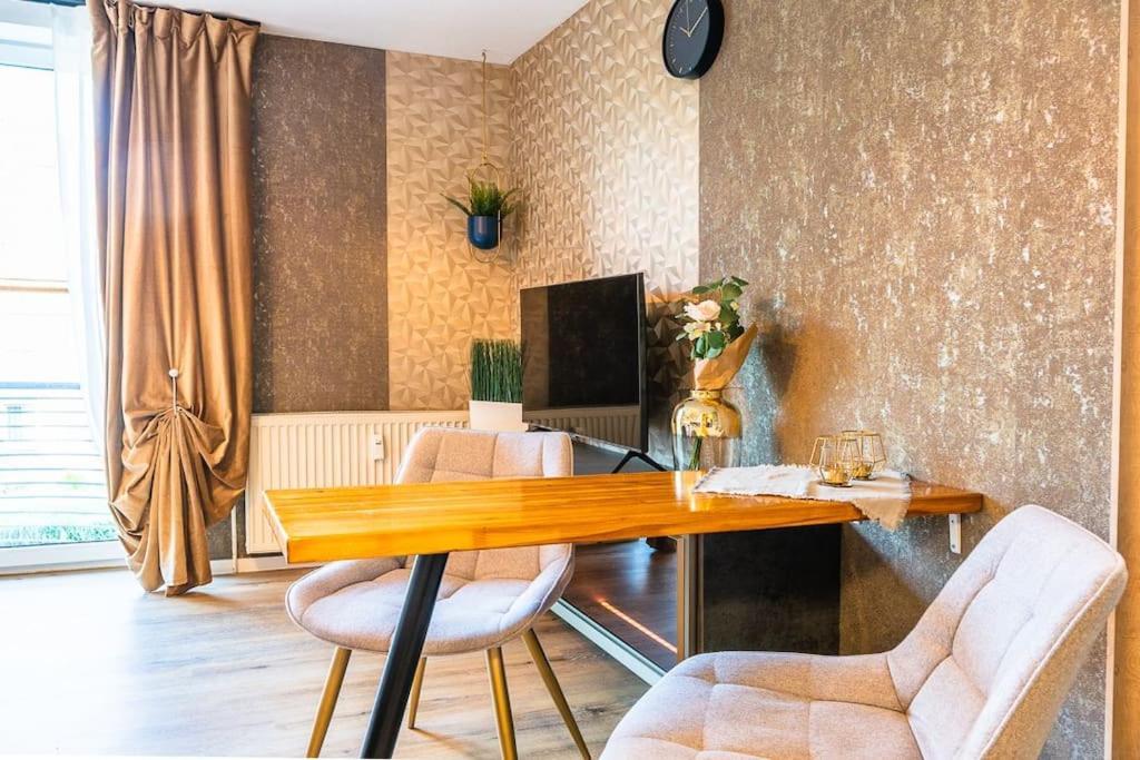 Golden Nugget Inkl Wlan, Parkplatz Apartment Детмолд Екстериор снимка