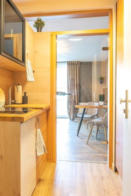 Golden Nugget Inkl Wlan, Parkplatz Apartment Детмолд Екстериор снимка